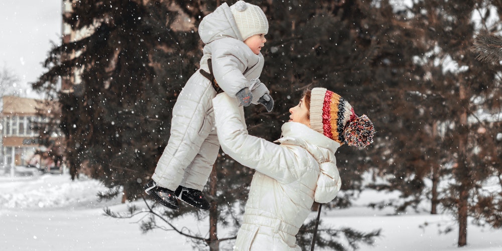 Comment habiller bébé en hiver pour rester à la maison 